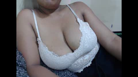 Snapshot of saronette chatting on 03-11-25, 06:53 saronette online show from 03-11-25, 06:53