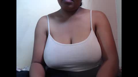 Snapshot of saronette chatting on 09-18-25, 09:00 saronette online show from 09-18-25, 09:00