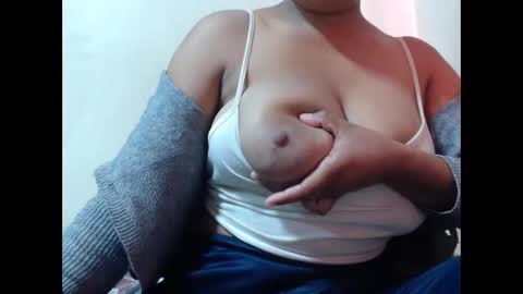 Snapshot of saronette chatting on 10-15-25, 05:29 saronette online show from 10-15-25, 05:29