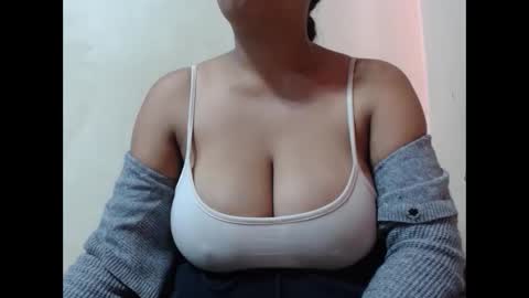 Snapshot of saronette chatting on 10-16-25, 06:03 saronette online show from 10-16-25, 06:03