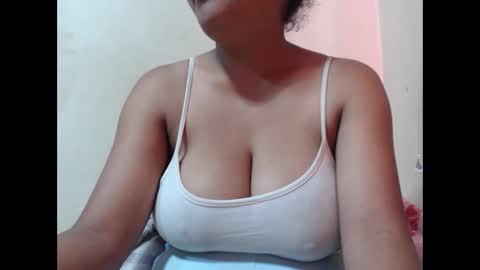 Snapshot of saronette chatting on 11-04-25, 05:28 saronette online show from 11-04-25, 05:28