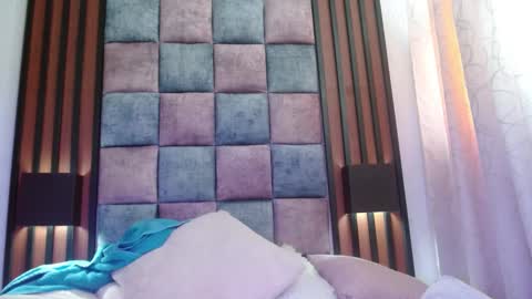 sara online show from 01-10-25, 01:52