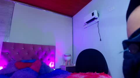 Sary  online show from 04-19-26, 04:12