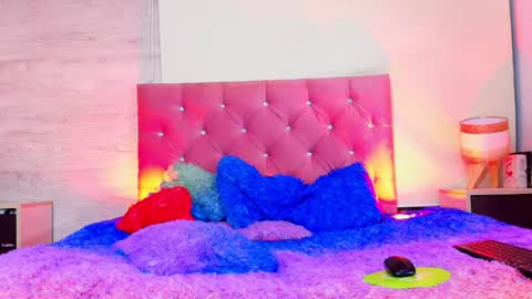 Sary  online show from 04-23-26, 03:41