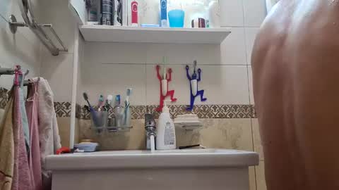 Eldak23 online show from 12-24-24, 02:01