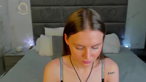 Snapshot of sasha__meow chatting on 11-17-25, 07:25 sasha meow online show from 11-17-25, 07:25