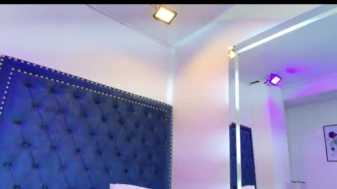 Snapshot of sasha_blazer chatting on 03-05-25, 03:40 Sasha online show from 03-05-25, 03:40