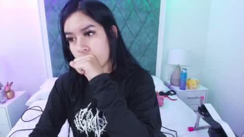 Snapshot of sasha_blazer chatting on 11-25-25, 03:06 Sasha online show from 11-25-25, 03:06