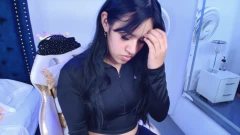 Snapshot of sasha_blazer chatting on 11-27-25, 03:19 Sasha online show from 11-27-25, 03:19