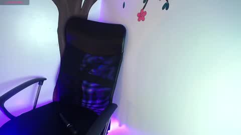 Sasha Brattz online show from 12-22-24, 01:33