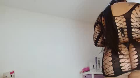 Snapshot of sasha_creamy chatting on 05-29-26, 08:45 Sasha Creamy online show from 05-29-26, 08:45