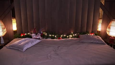 Sasha Exclusive online show from 12-20-24, 08:06