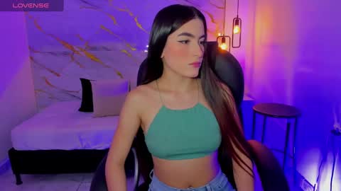 Snapshot of sasha_kendrick chatting on 03-07-25, 10:32 Sasha online show from 03-07-25, 10:32