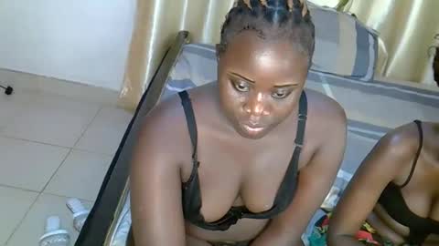 Snapshot of sasha_mollie chatting on 10-20-25, 07:25 Sasha online show from 10-20-25, 07:25