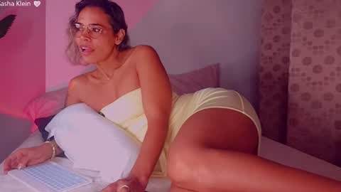 Snapshot of sashaklein chatting on 07-21-26, 01:41 Sasha Klein online show from 07-21-26, 01:41