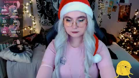 Snapshot of sashasoyyyy chatting on 12-30-24, 02:31 Sashasoy online show from 12-30-24, 02:31