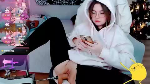 Snapshot of sashasoyyyy chatting on 12-17-25, 02:06 Sashasoy online show from 12-17-25, 02:06