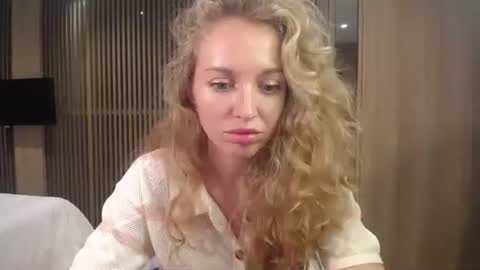 Sasha online show from 10-13-25, 01:44