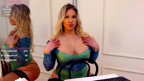 Snapshot of sashavaughn chatting on 02-07-25, 11:23 Sasha online show from 02-07-25, 11:23