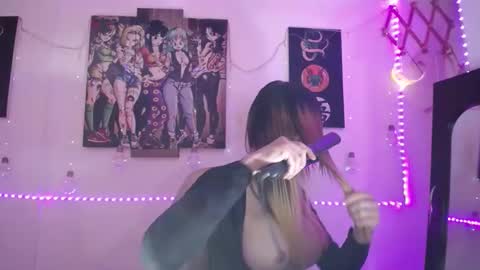 Snapshot of sashayscott chatting on 10-12-25, 09:36 Onlyfans nataliaclaus online show from 10-12-25, 09:36