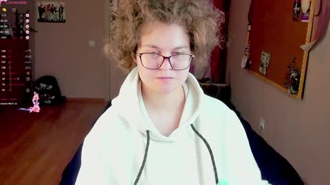 Snapshot of sashy_way chatting on 12-18-24, 10:02 .Alexandra online show from 12-18-24, 10:02