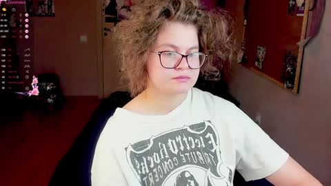 Snapshot of sashy_way chatting on 01-26-25, 04:51 .Alexandra online show from 01-26-25, 04:51