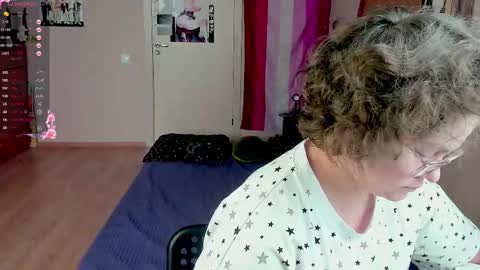 Snapshot of sashy_way chatting on 02-13-25, 09:30 .Alexandra online show from 02-13-25, 09:30