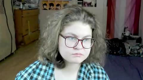 Snapshot of sashy_way chatting on 10-25-25, 09:31 .Alexandra online show from 10-25-25, 09:31