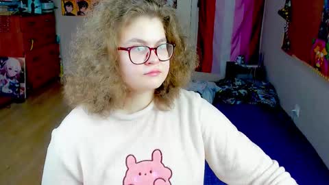 Snapshot of sashy_way chatting on 12-17-25, 11:16 .Alexandra online show from 12-17-25, 11:16