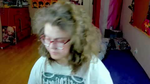 Snapshot of sashy_way chatting on 01-12-26, 04:45 .Alexandra online show from 01-12-26, 04:45