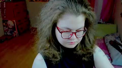 Snapshot of sashy_way chatting on 06-19-26, 09:07 .Alexandra online show from 06-19-26, 09:07