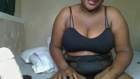 sassie_bee online show from 02-01-25, 12:18