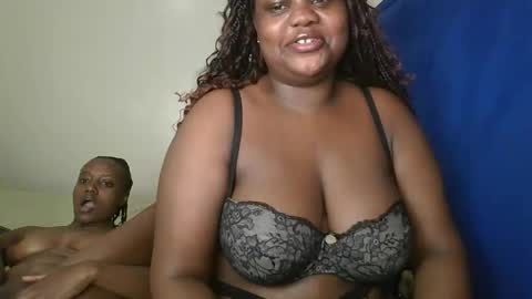 sassie_bee online show from 09-30-25, 06:02
