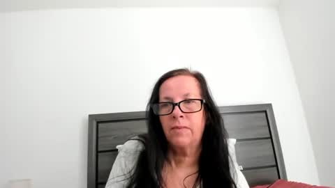 Snapshot of sassiestpeachgoddess chatting on 11-23-25, 04:18 Sassiest Peach Goddess online show from 11-23-25, 04:18