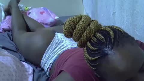 Snapshot of sassy_bella chatting on 05-28-26, 04:21 sassy_bella online show from 05-28-26, 04:21