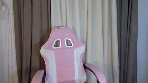 sassy_jenny8 online show from 11-05-25, 10:26