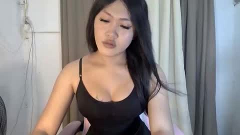 sassy_jenny8 online show from 04-15-26, 07:26
