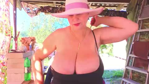 sassy_seasons online show from 09-14-25, 08:57