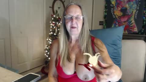 Snapshot of sassybeaver chatting on 12-03-24, 04:58 Trish online show from 12-03-24, 04:58