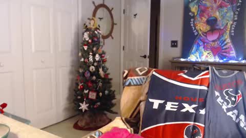 Snapshot of sassybeaver chatting on 01-12-25, 05:24 Trish online show from 01-12-25, 05:24