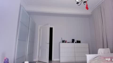 Snapshot of sassynova chatting on 01-17-26, 01:43 Ksenya online show from 01-17-26, 01:43