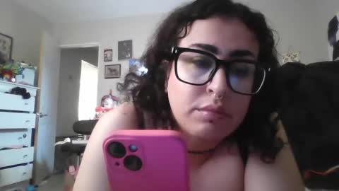Snapshot of sassypandaxxx chatting on 06-10-26, 12:00 koolkat online show from 06-10-26, 12:00