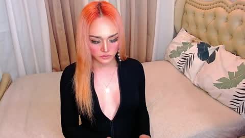 Snapshot of satisfier_trans chatting on 05-18-26, 11:27 cassie online show from 05-18-26, 11:27