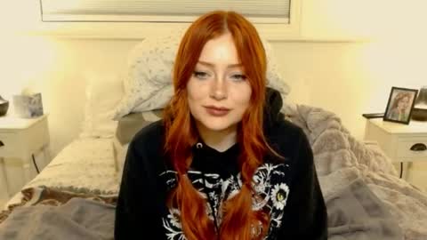 Snapshot of satrinarose chatting on 01-10-25, 08:51 Rose online show from 01-10-25, 08:51