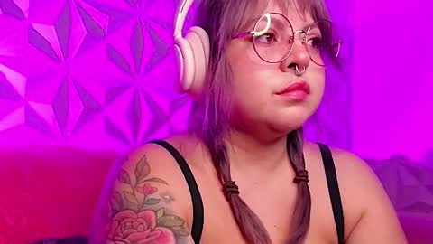 Gina George online show from 10-26-25, 10:15