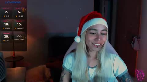 Snapshot of saucy_jenn1 chatting on 12-15-24, 09:53 I AM JENN online show from 12-15-24, 09:53