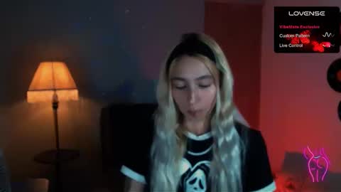 Snapshot of saucy_jenn1 chatting on 01-10-25, 02:35 I AM JENN online show from 01-10-25, 02:35