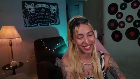 Snapshot of saucy_jenn1 chatting on 03-09-25, 03:01 I AM JENN online show from 03-09-25, 03:01