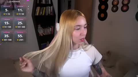 Snapshot of saucy_jenn1 chatting on 09-20-25, 01:17 I AM JENN online show from 09-20-25, 01:17