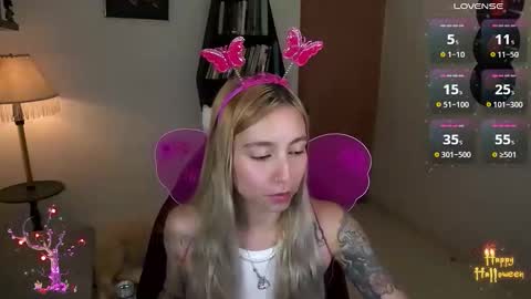 Snapshot of saucy_jenn1 chatting on 11-01-25, 03:30 I AM JENN online show from 11-01-25, 03:30